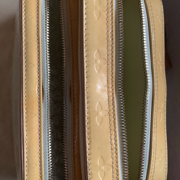 Louis Vuitton - Picture 8 of 10